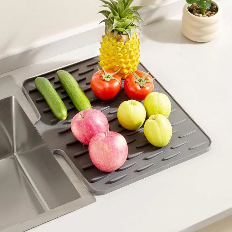 🍽️ 60% OFF NOW! ✨ No-Spill Silicone Worktop Saver - Heat-Resistant & Non-Slip Drying Mat with Drainage Groove 💧🧽