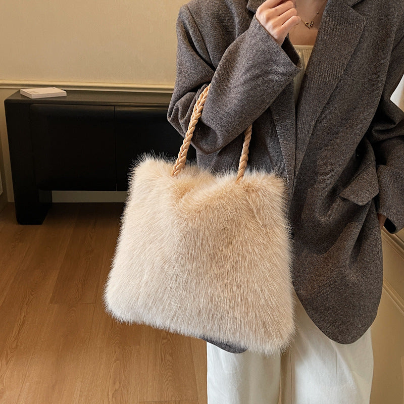 💖 Black Friday Luxury Edition – Plush Oversized Fluffy Tote Bag