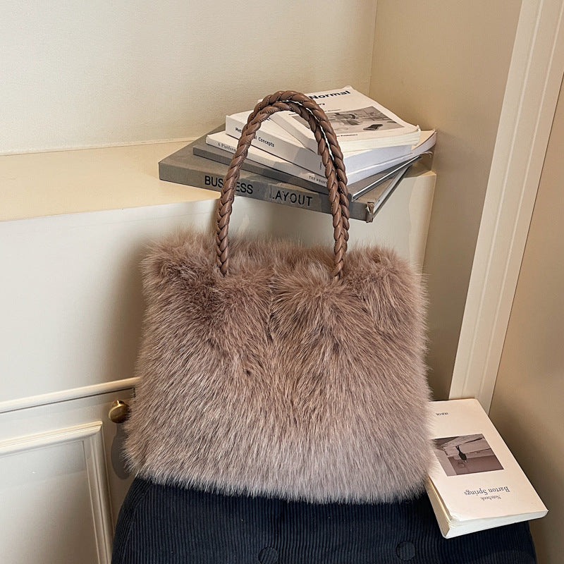 💖 Black Friday Luxury Edition – Plush Oversized Fluffy Tote Bag