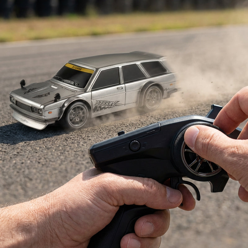 📢📢63 %  OFF !! ⏰1:24 Scale RC Drift Car with LED Lights