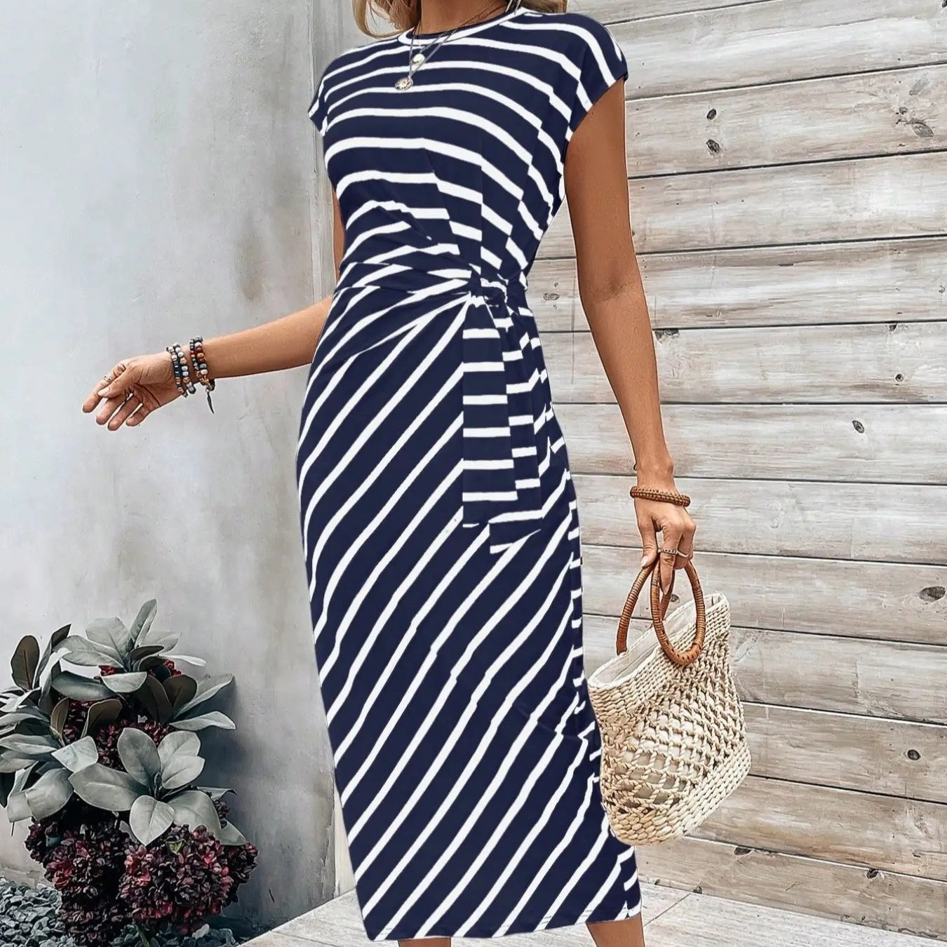 🥳2026 HOT SALE 50% OFF! 🥳💞50K+ SOLD!🌸Women's Knot Bodycon Dress – Leopard print, tummy-flattering knot. Comfy & chic for parties or date nights. Feel gorgeous. ✨🌹