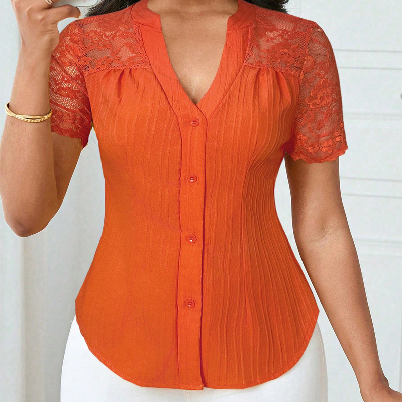Damen-V-Ausschnitt-Bluse mit Spitze an den Ärmeln und Knopfleiste für den Sommer🌸 Mühelose Eleganz, alltäglicher Stil! 🌸