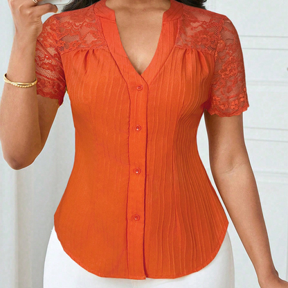 Damen-V-Ausschnitt-Bluse mit Spitze an den Ärmeln und Knopfleiste für den Sommer🌸 Mühelose Eleganz, alltäglicher Stil! 🌸
