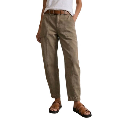 Versatile tapered pants 👖 High-waisted and slim-fitting, practical pockets, wrinkle-resistant fabric, creates the illusion of longer legs 📏