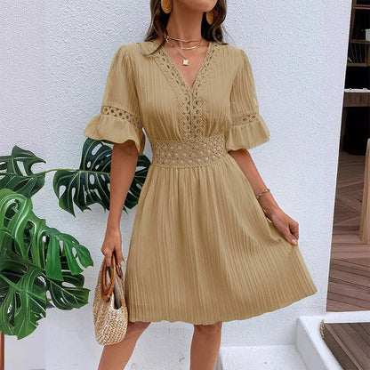 🌸Elegantes V-Ausschnitt-Kleid mit Spitzenausschnitten✨ Stilvoll in den Sommer