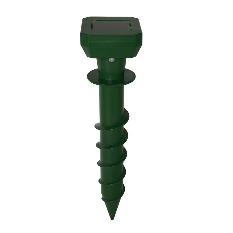 🌞🐭 Keep Your Garden Pest-Free – Solar Powered Ultrasonic Mole Repeller Stake