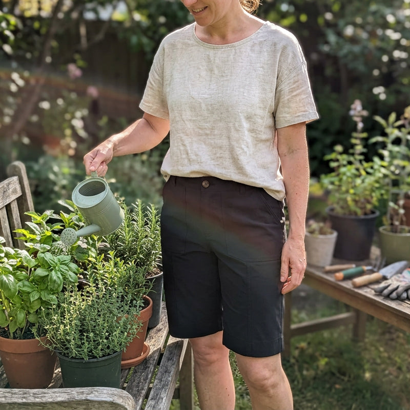 👖 Women's Solid Color Casual Shorts – Comfort Meets Chic!