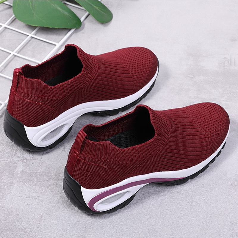 ✨Women's Slip-On Knit Mesh Running Shoes👟Step Into Comfort – On Platform Sneakers You’ll Love