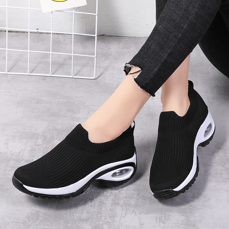 ✨Women's Slip-On Knit Mesh Running Shoes👟Step Into Comfort – On Platform Sneakers You’ll Love