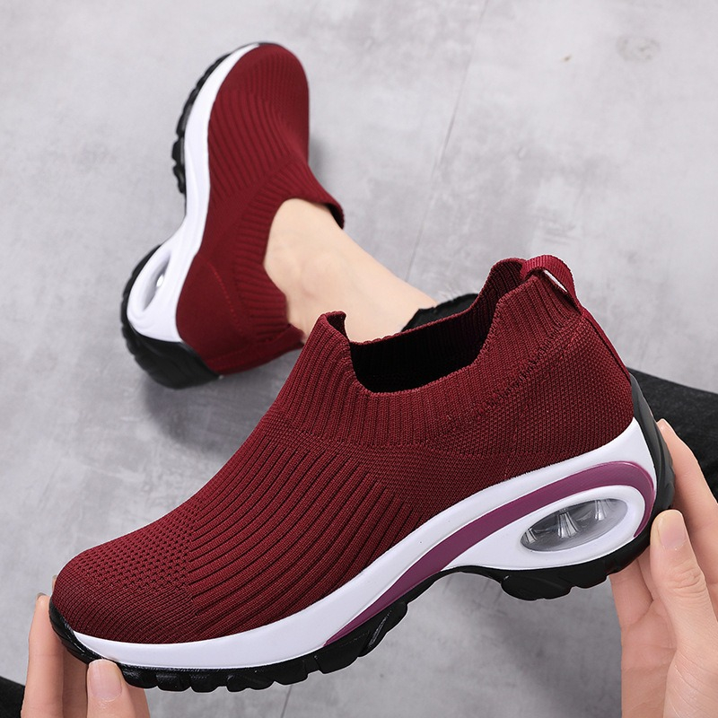 ✨Women's Slip-On Knit Mesh Running Shoes👟Step Into Comfort – On Platform Sneakers You’ll Love