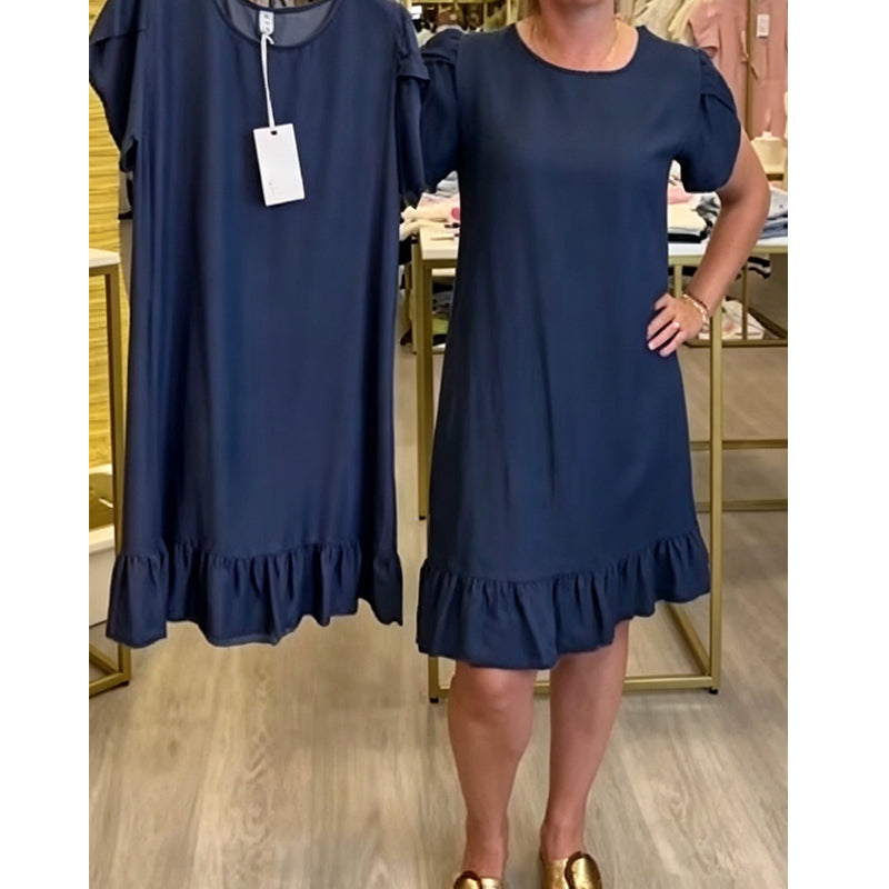 👗✨Elegantes Jeanskleid mit Waschung – Mühelose Eleganz für jeden Tag💙