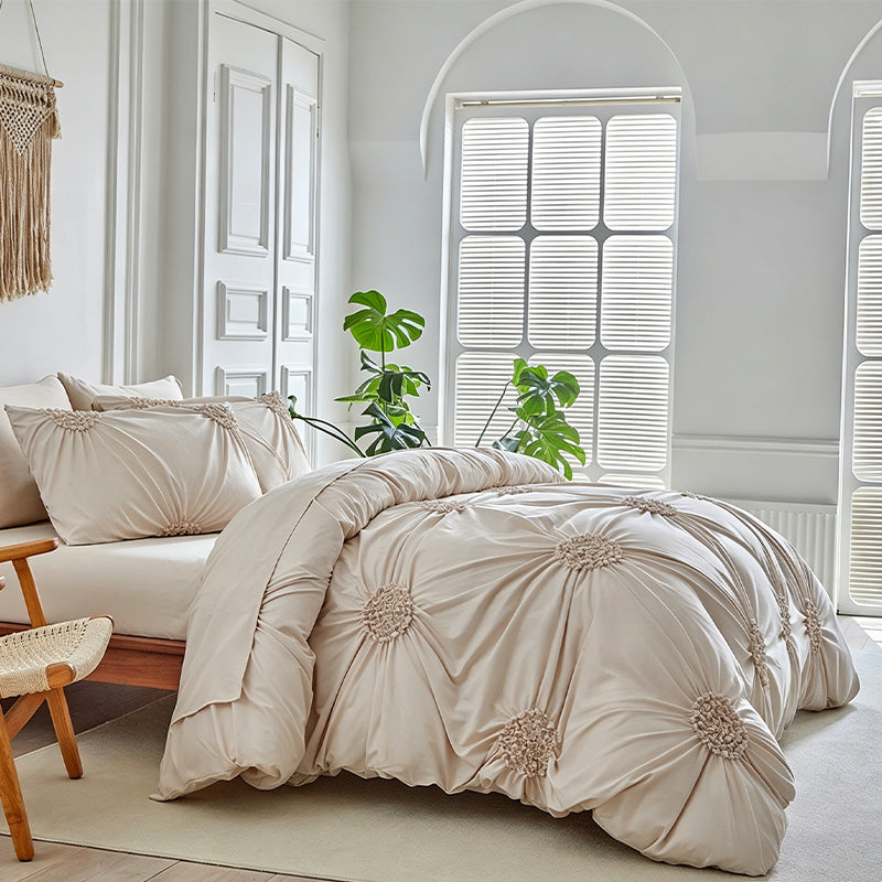 🎉 2026er Sale — Über 35.000 verkauft! 💞 Elegantes Bettbezug-Set mit Biesenfalten – Weich, stilvoll & für einen gemütlichen Schlafzimmer-Rückzugsort konzipiert 🛏️